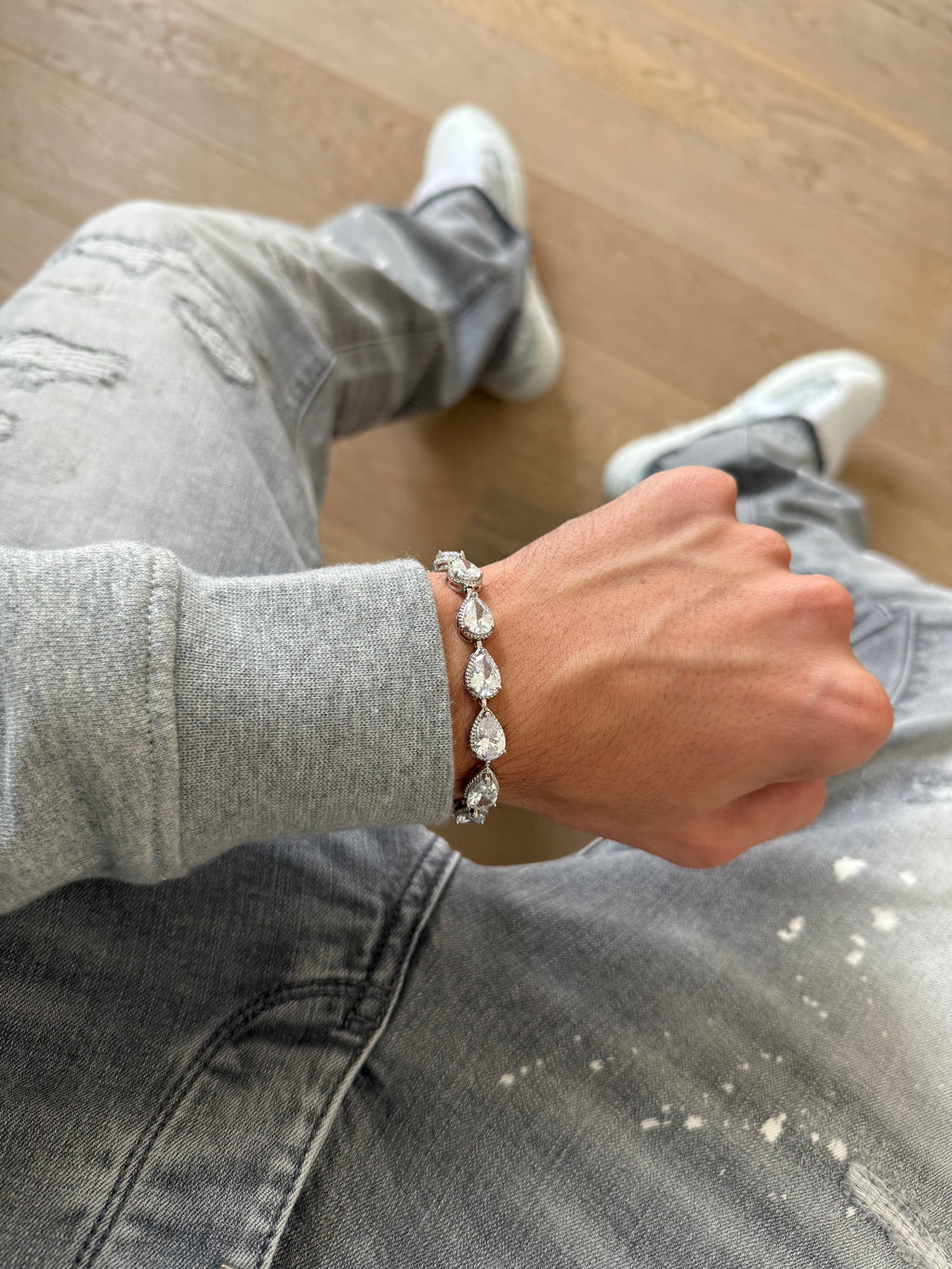 Teardrop bracelet