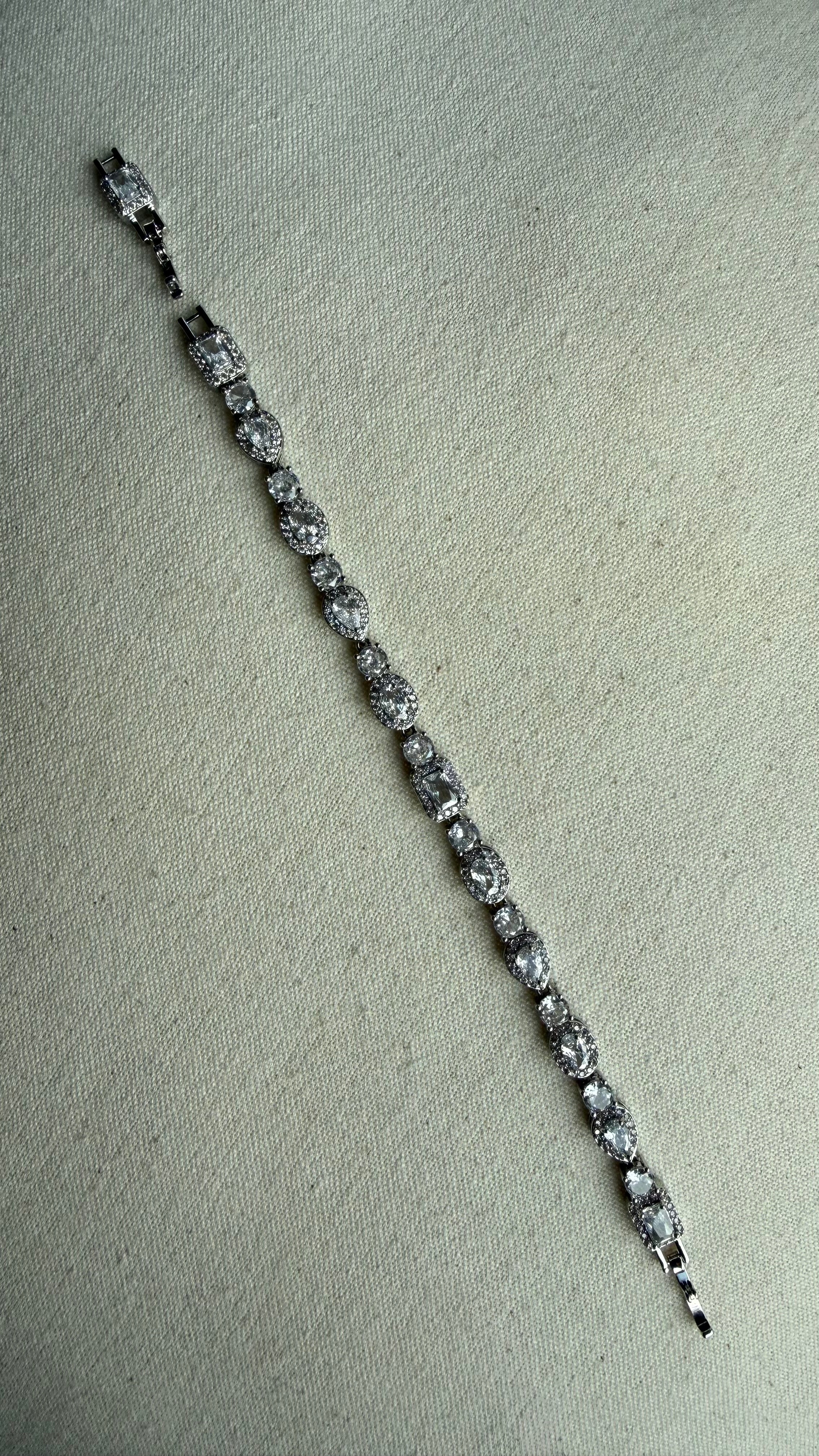 Multi-stone bracelet
