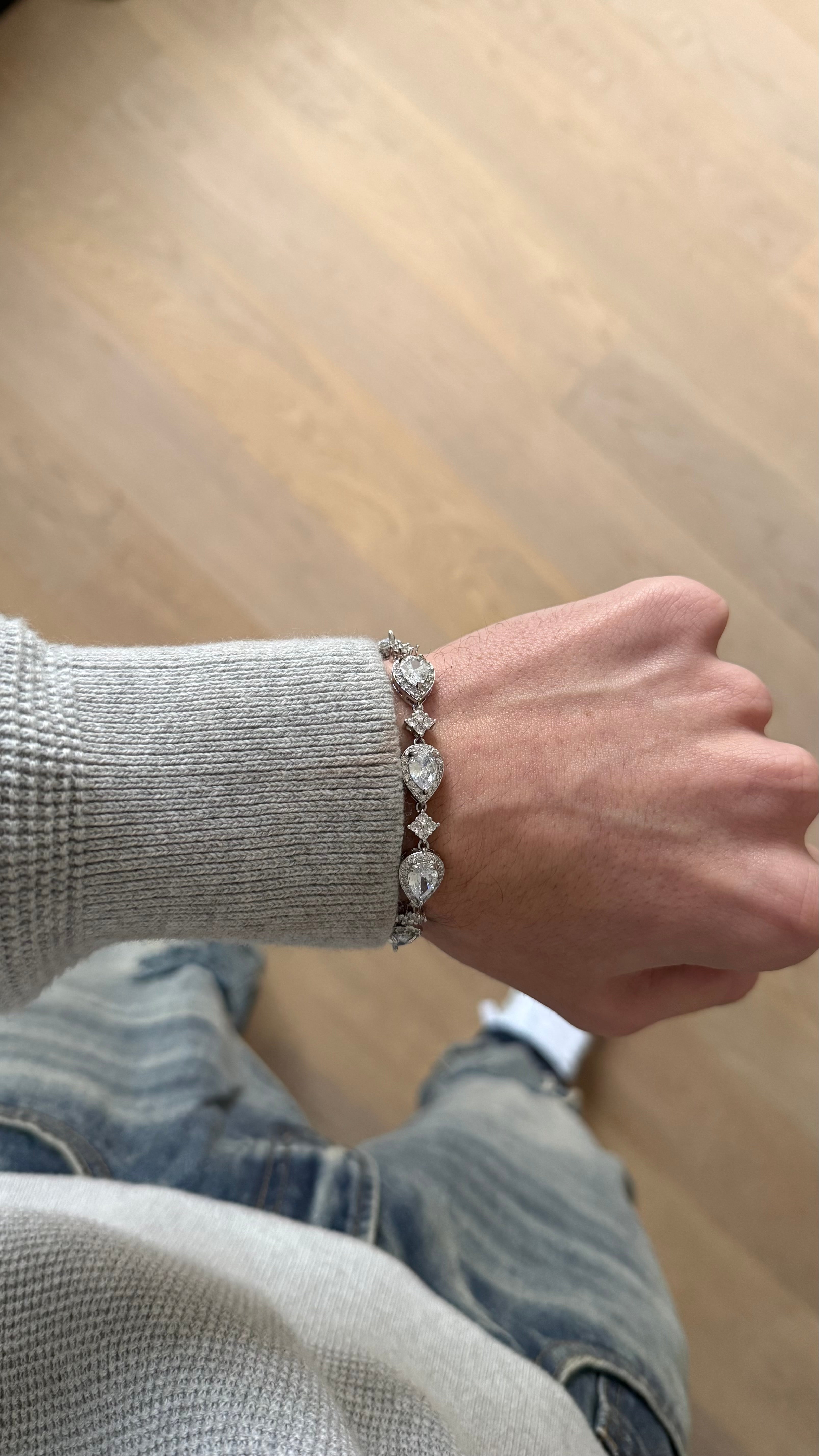 Droplet bracelet
