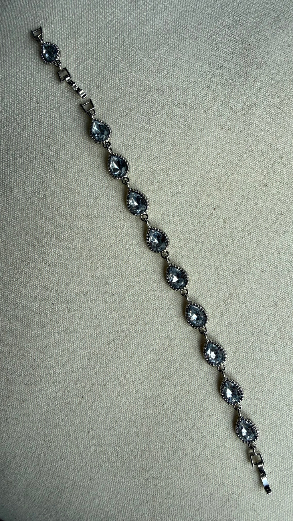 Teardrop bracelet