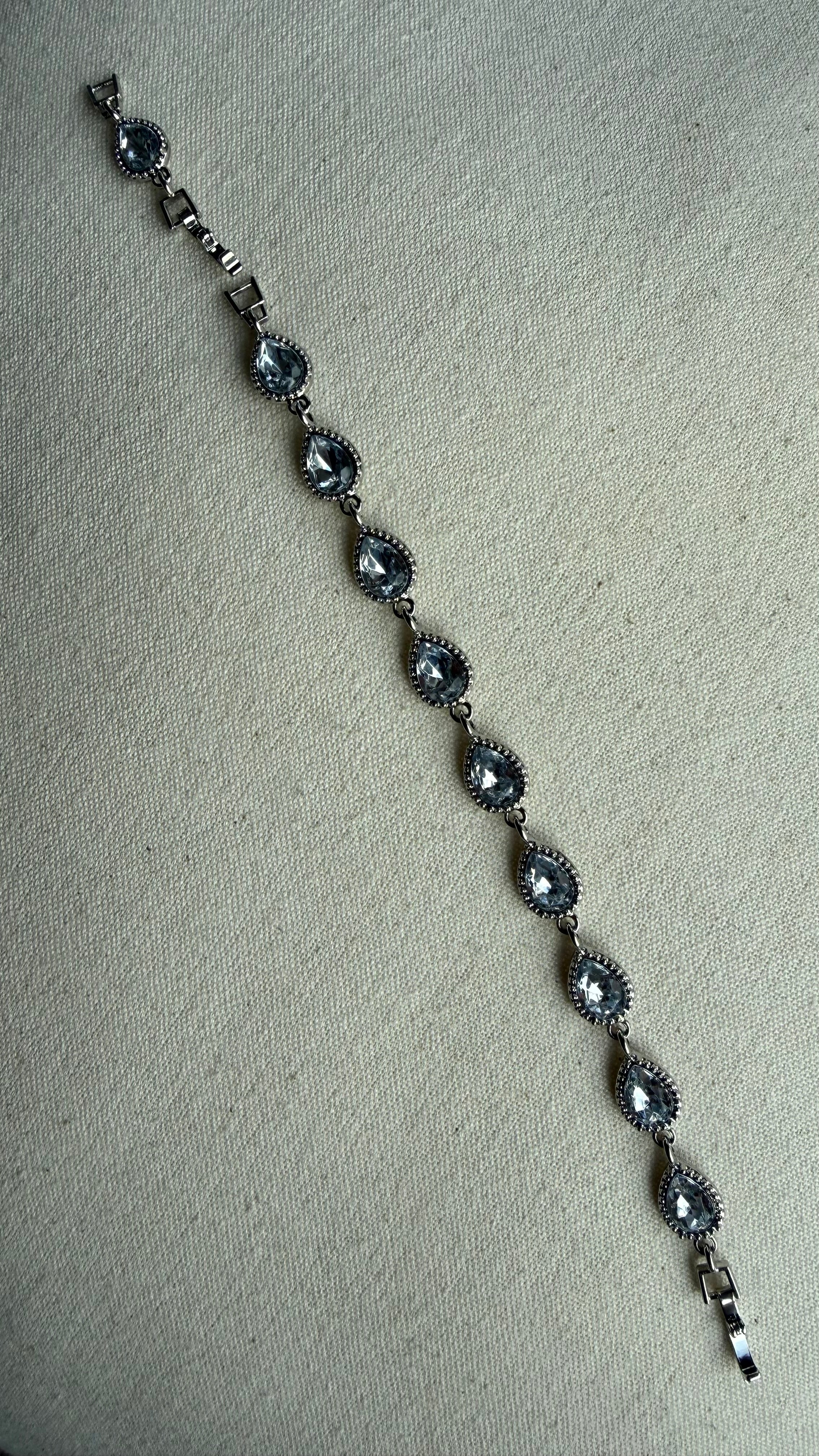 Teardrop bracelet