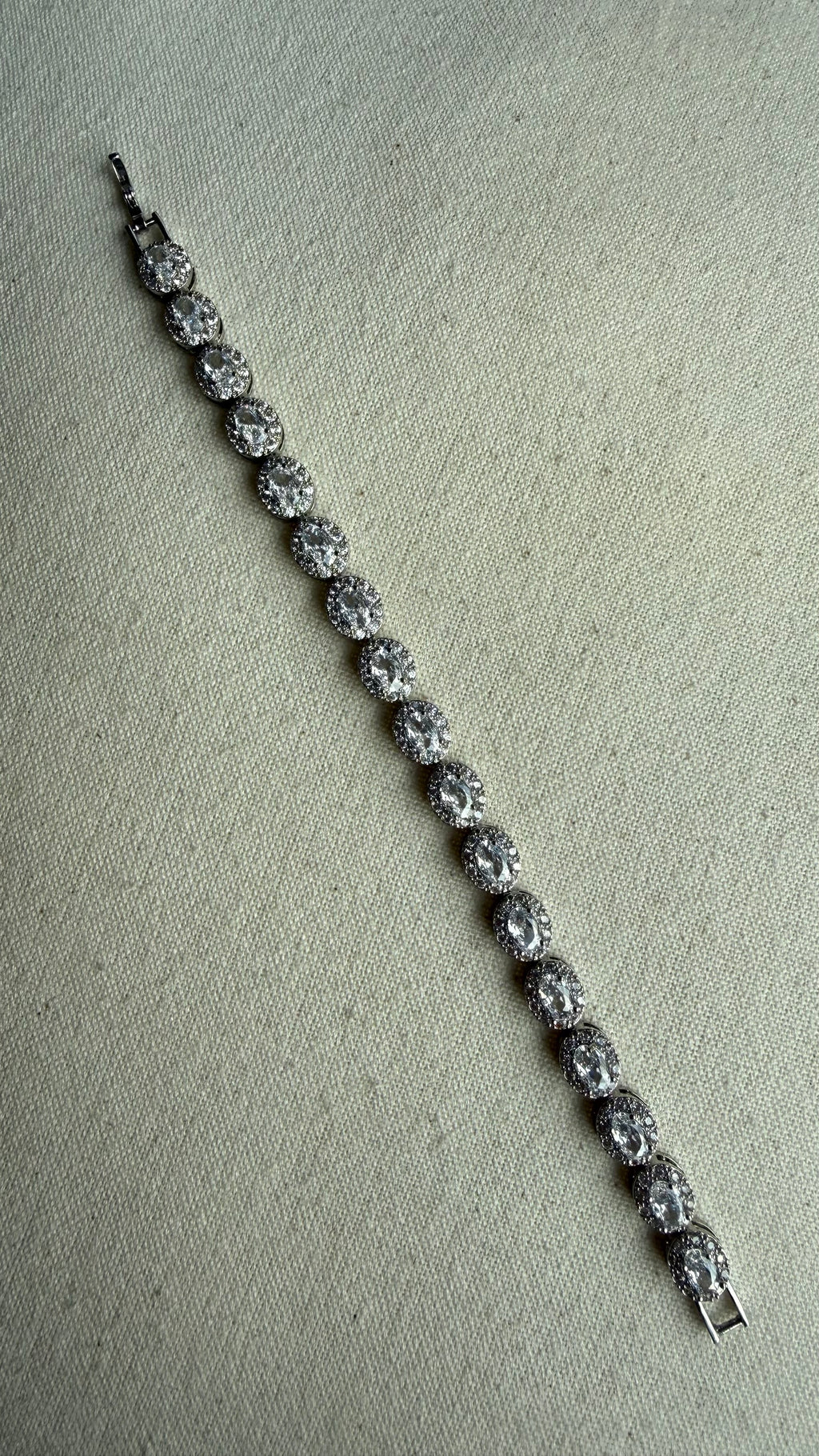 Oval bracelet
